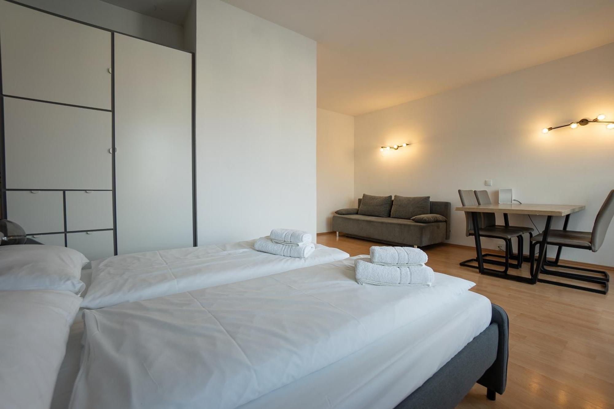 Belvedere Terrace Apartment: Central Vienna Retreat Exterior photo
