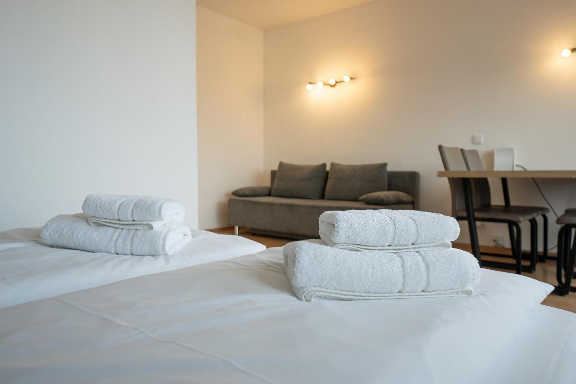 Belvedere Terrace Apartment: Central Vienna Retreat Exterior photo