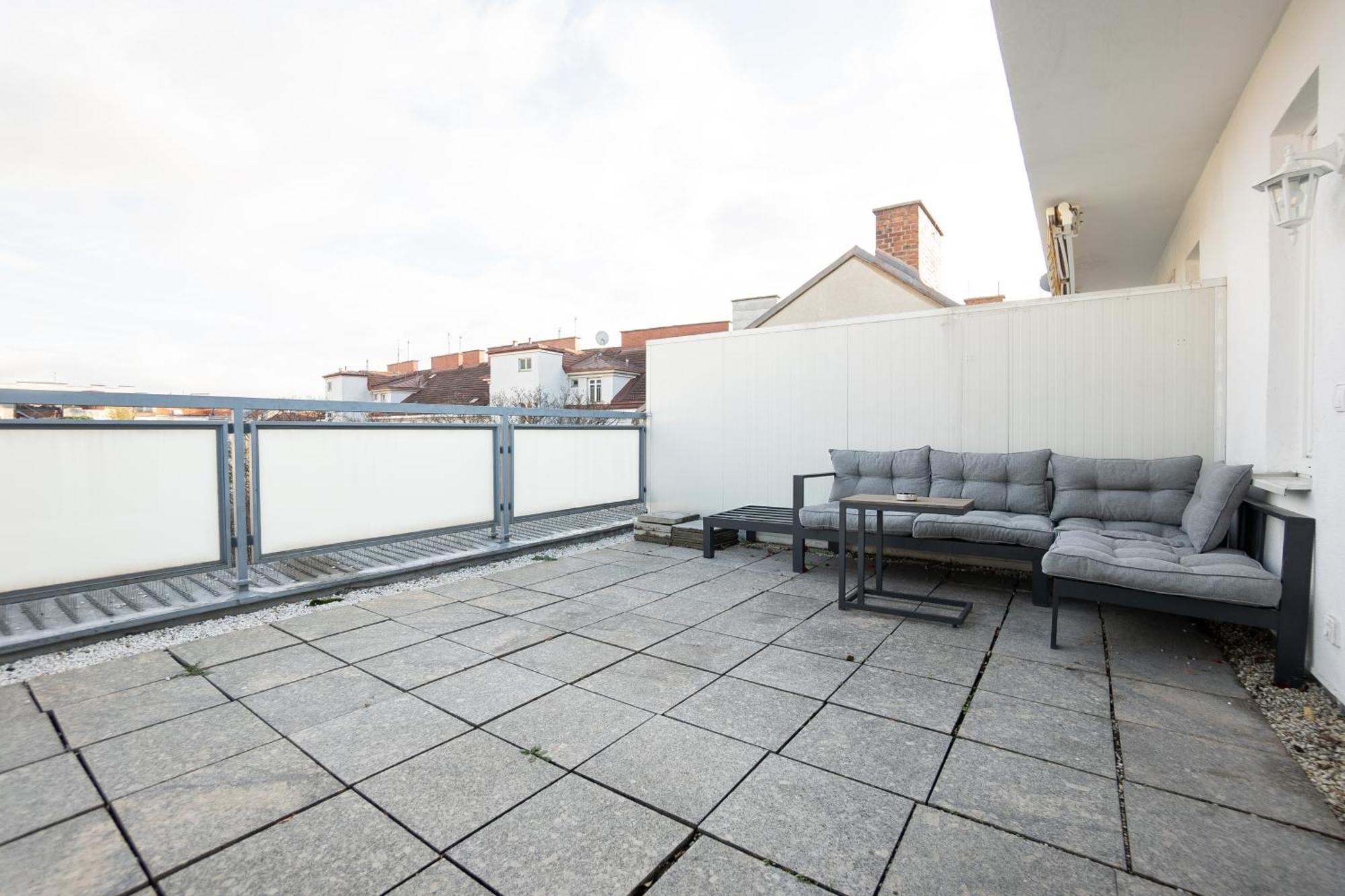 Belvedere Terrace Apartment: Central Vienna Retreat Exterior photo